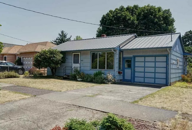 property at 1470 Ruge St NW