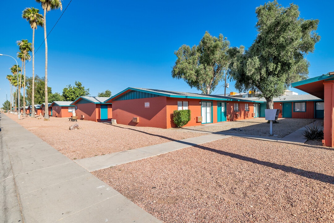 The Beverly I and II in Glendale, AZ - Building Photo