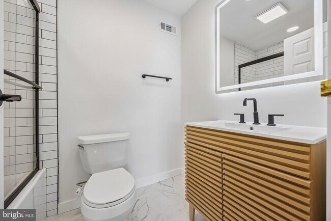 30 N Waterloo Rd in Devon, PA - Building Photo - Building Photo