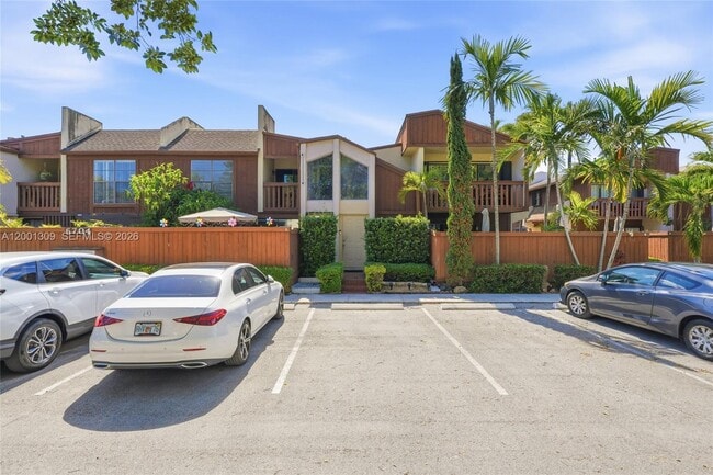 6704 SW 114th Pl in Miami, FL - Building Photo - Building Photo