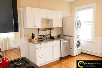 133 Otis St, Unit 2 in Cambridge, MA - Building Photo - Building Photo