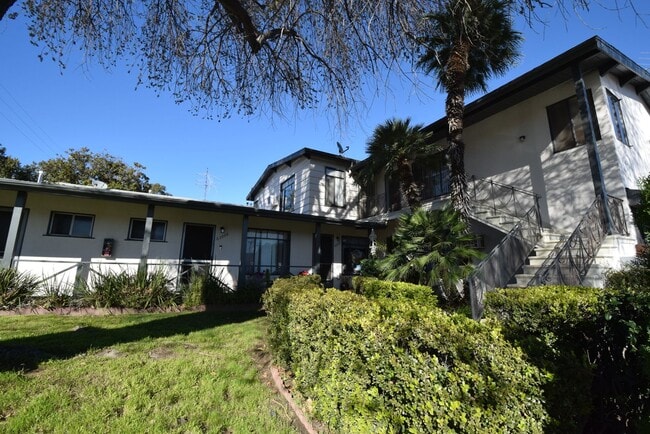 6300 Coldwater Canyon Ave