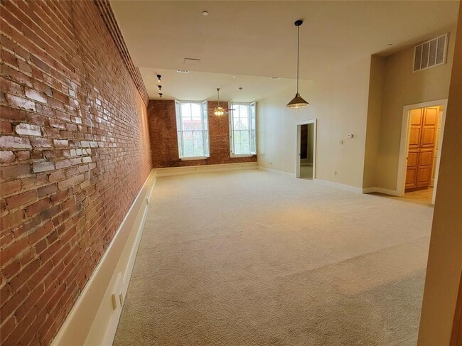 2315 Harborside Dr in Galveston, TX - Building Photo - Building Photo