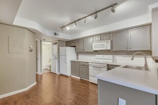 980 S Dawson Way in Aurora, CO - Building Photo