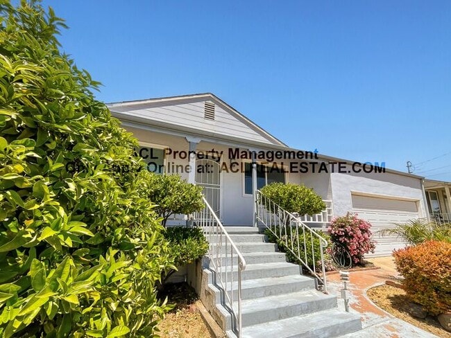 property at 4956 Heyer Ave