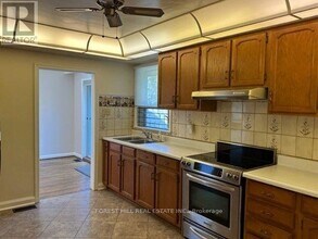 7 Harnish Crescent in Toronto, ON - Building Photo - Building Photo