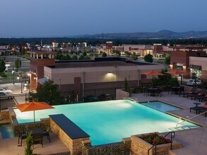 Arvada Station Apartments in Wheat Ridge, CO - Foto de edificio - Building Photo