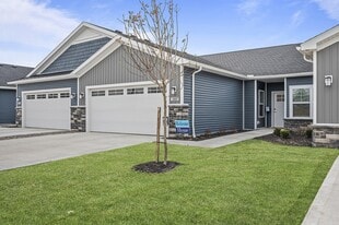 The Villas at Brookview in Brook Park, OH - Building Photo