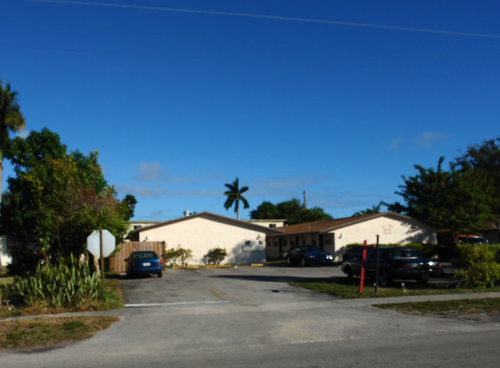 2319 Fillmore St in Hollywood, FL - Building Photo