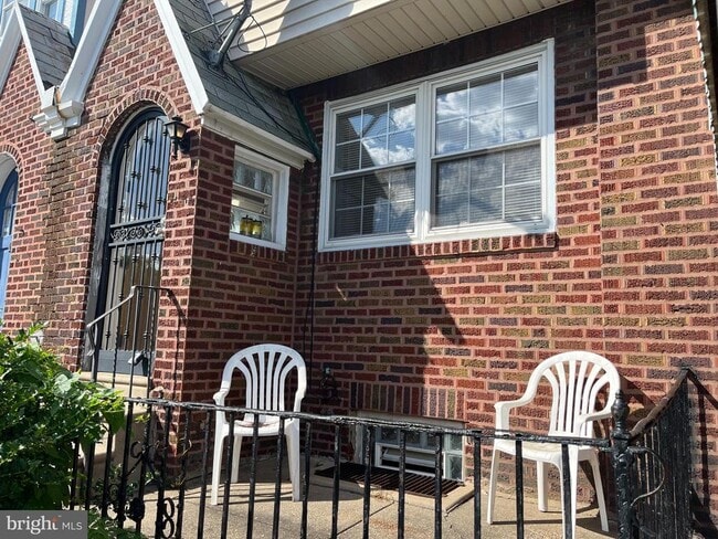 property at 1323 Gilham St