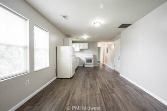 3014 W 10th St in Indianapolis, IN - Building Photo - Building Photo