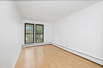 24 Juniper St, Unit 24 in Brookline, MA - Building Photo - Building Photo