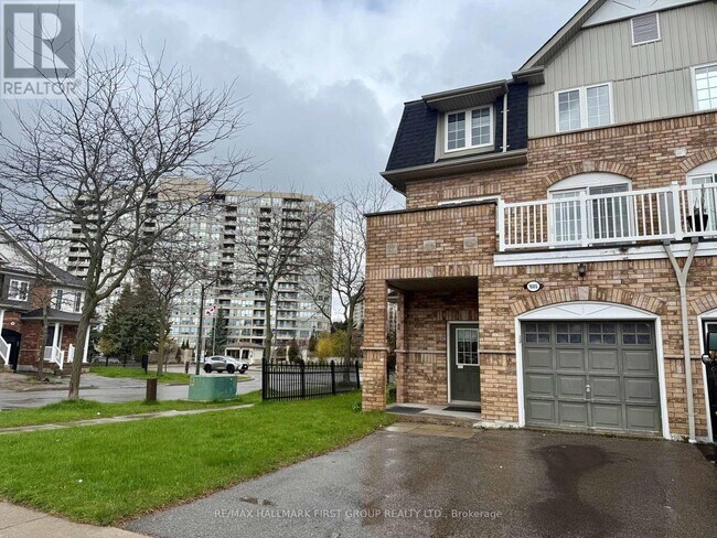 1665 Avonmore Square in Pickering, ON - Building Photo - Building Photo