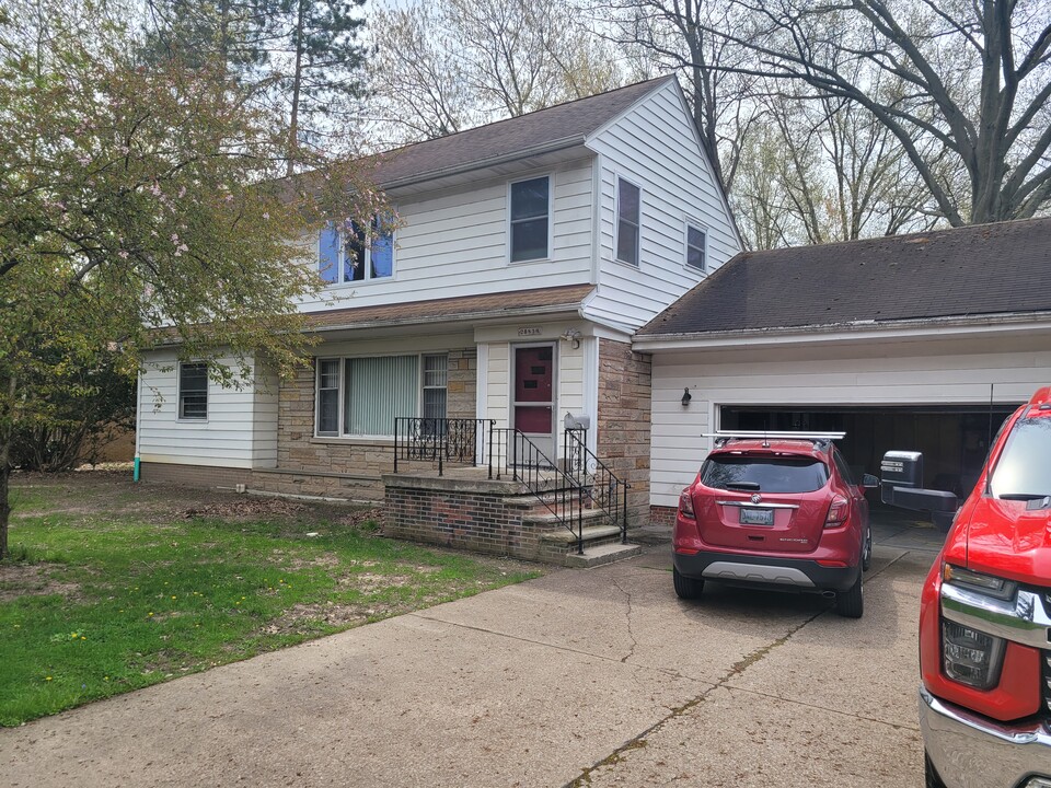 28839 Detroit Rd, Unit 2 family house in Westlake, OH - Foto de edificio