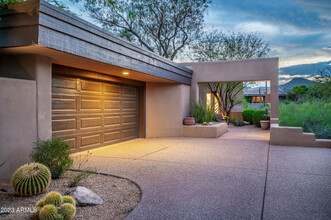 10646 E Tamarisk Way in Scottsdale, AZ - Building Photo - Building Photo