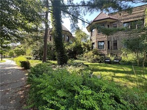 2469 Overlook Rd in Cleveland Heights, OH - Building Photo - Building Photo