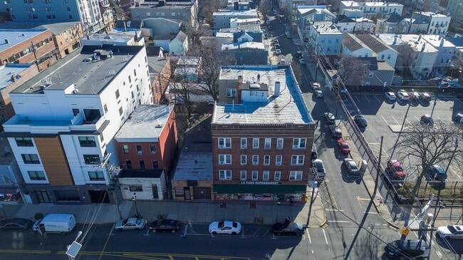 6700 Park Ave in West New York, NJ - Building Photo - Building Photo