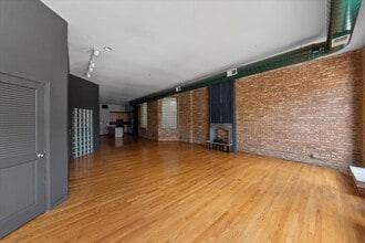 1470 N Milwaukee Ave in Chicago, IL - Foto de edificio - Building Photo
