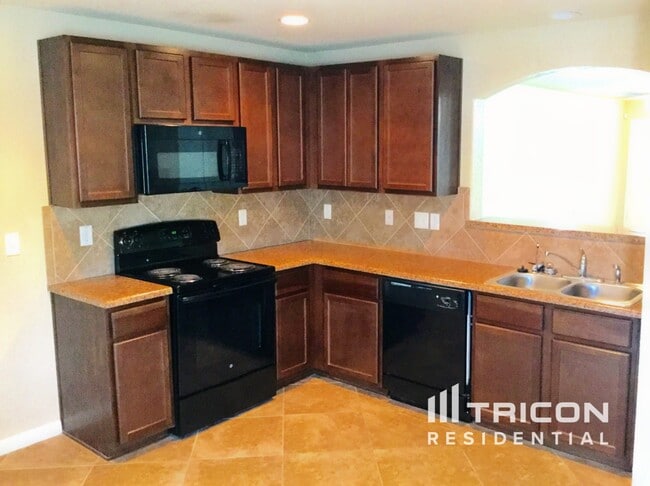 5118 Badland Beacon in Converse, TX - Building Photo - Building Photo