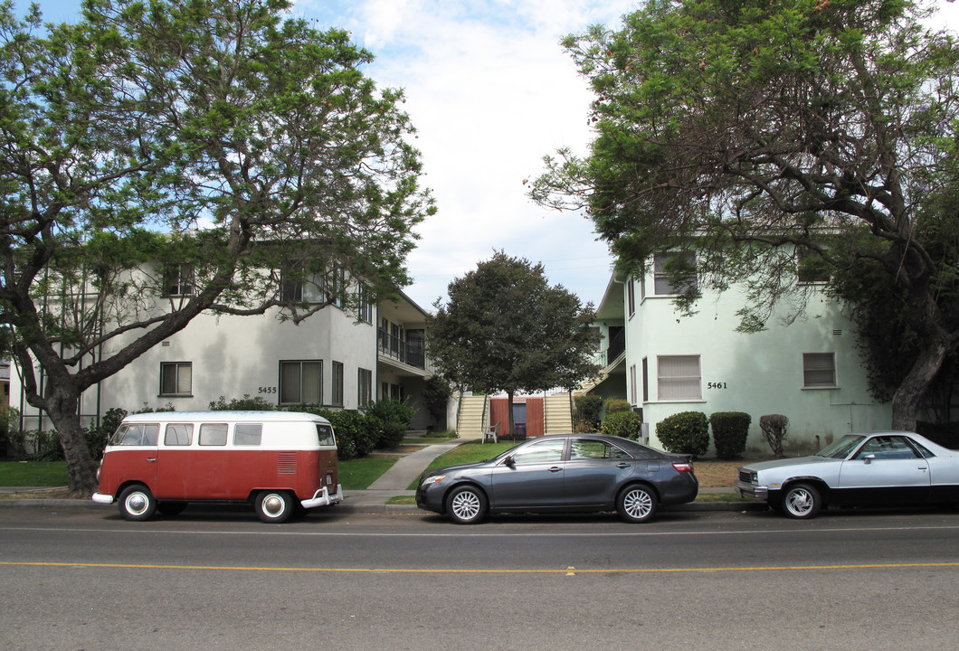 5461 Orange Ave in Long Beach, CA - Foto de edificio