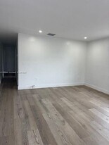 108 E 8th St in Hialeah, FL - Building Photo