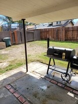 4513 Country Wood Ln in Bakersfield, CA - Building Photo