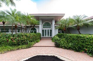 7440 SW 170th Terrace in Palmetto Bay, FL - Building Photo