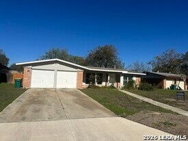 229 E Langley Blvd in Universal City, TX - Building Photo