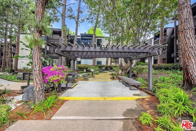 7777 W 91st St in Los Angeles, CA - Foto de edificio - Building Photo