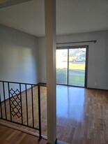 1551 N Oberlin Cir in Fridley, MN - Building Photo