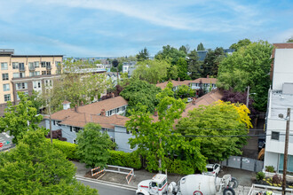 Courtyard on Capital Hill in Seattle, WA - Building Photo - Building Photo