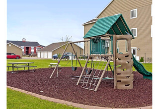 Stonewood Apartments in Grand Forks, ND - Foto de edificio - Building Photo