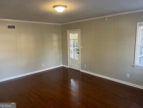 220 S Zetterower Ave in Statesboro, GA - Building Photo - Building Photo