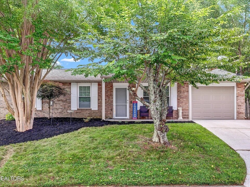 4512 Hooks Ln in Knoxville, TN - Building Photo