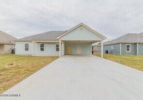 1007 Lillian Michel Dr in Breaux Bridge, LA - Building Photo