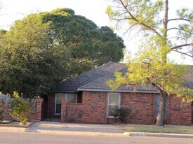4700 Dentcrest Dr in Midland, TX - Building Photo