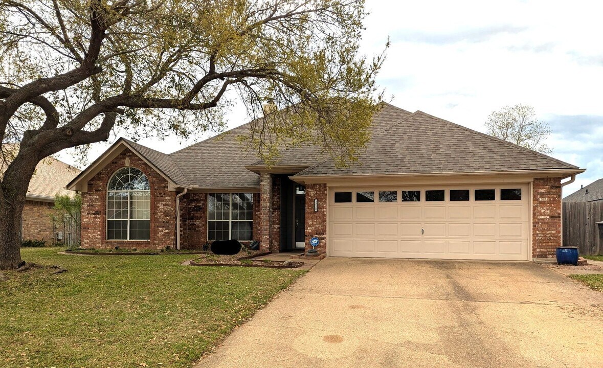 2228 Middle Creek Blvd in Bossier City, LA - Building Photo