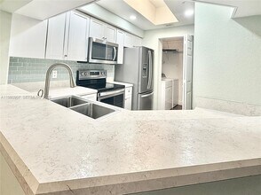 3020 Alcazar Pl in Palm Beach Gardens, FL - Building Photo - Building Photo