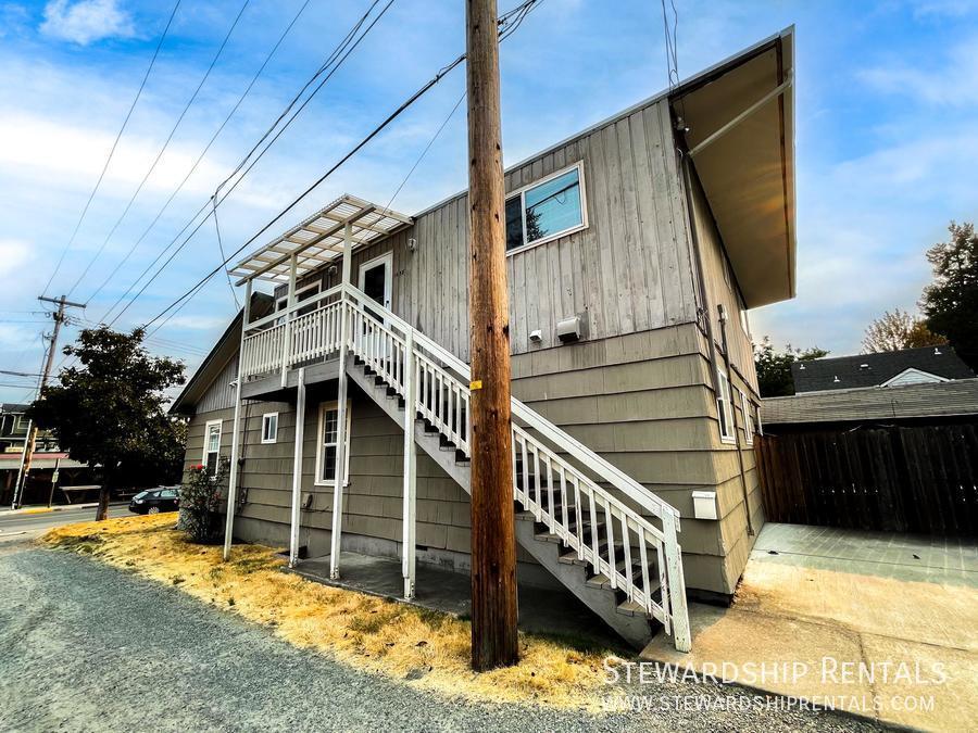 1458 E 19th Ave in Eugene, OR - Building Photo