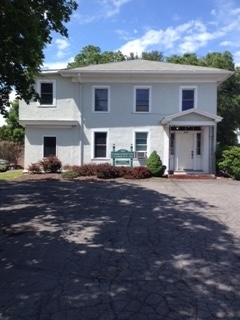 305 1/2 E Main St in Endicott, NY - Foto de edificio - Building Photo