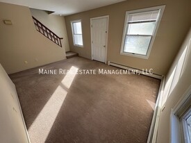 63 Valley View Ln in Bangor, ME - Building Photo - Building Photo