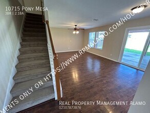 10715 Pony Mesa in San Antonio, TX - Building Photo - Building Photo
