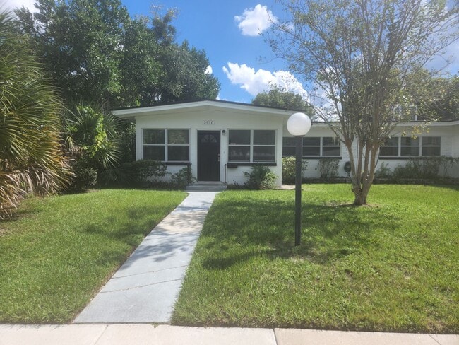 property at 2510 Roxbury Rd