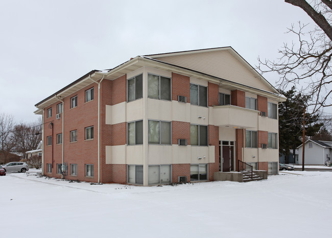 The Villager Apartments in Williamston, MI - Building Photo - Building Photo