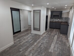 833 E Platte Ave, Unit 2 in Colorado Springs, CO - Foto de edificio - Building Photo