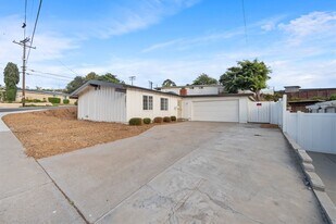 3571 Fireway Dr in San Diego, CA - Building Photo