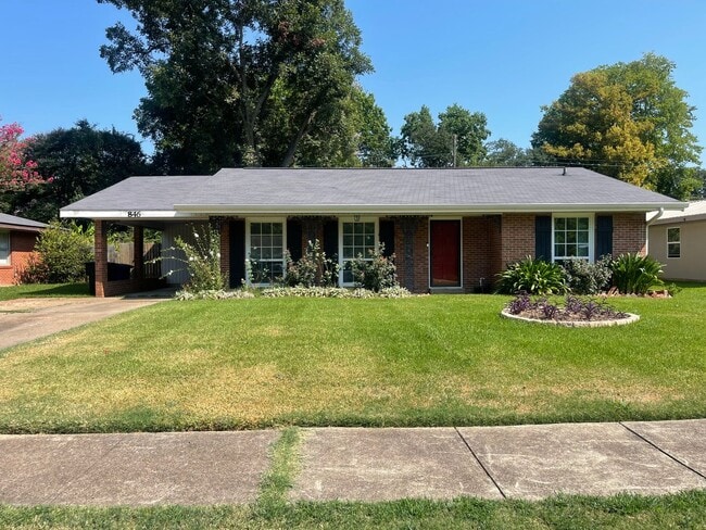 property at 846 Robards St