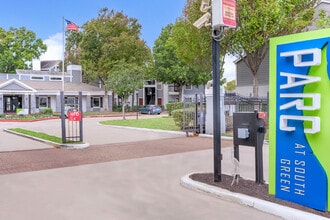 Parc at South Green in Houston, TX - Foto de edificio - Building Photo
