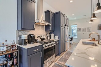 2804 S 1st St in Austin, TX - Building Photo - Building Photo