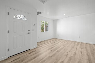 4037 Madison Ave in Culver City, CA - Foto de edificio - Building Photo